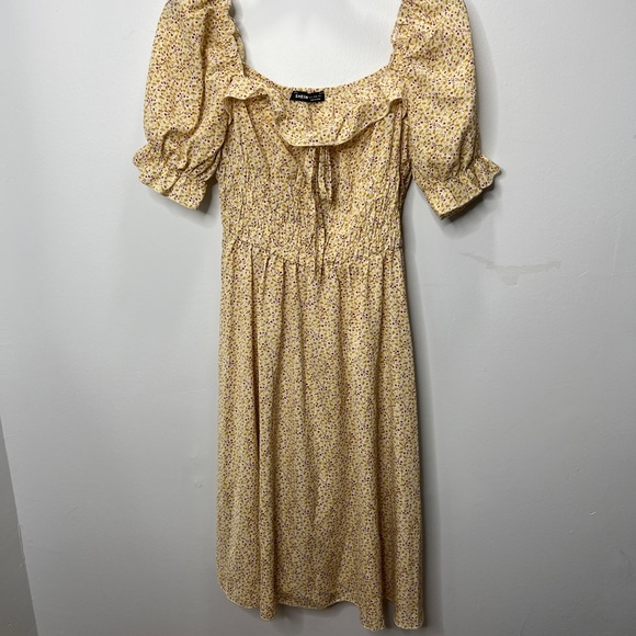 Yellow floral midi cottagecore retro style dress - Picture 2 of 7